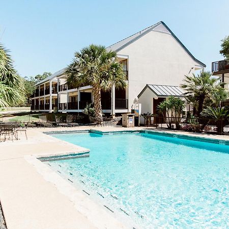 Hillside Boutique Hotel Castroville Exterior photo