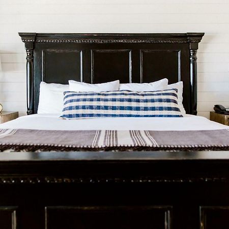 Hillside Boutique Hotel Castroville Exterior photo