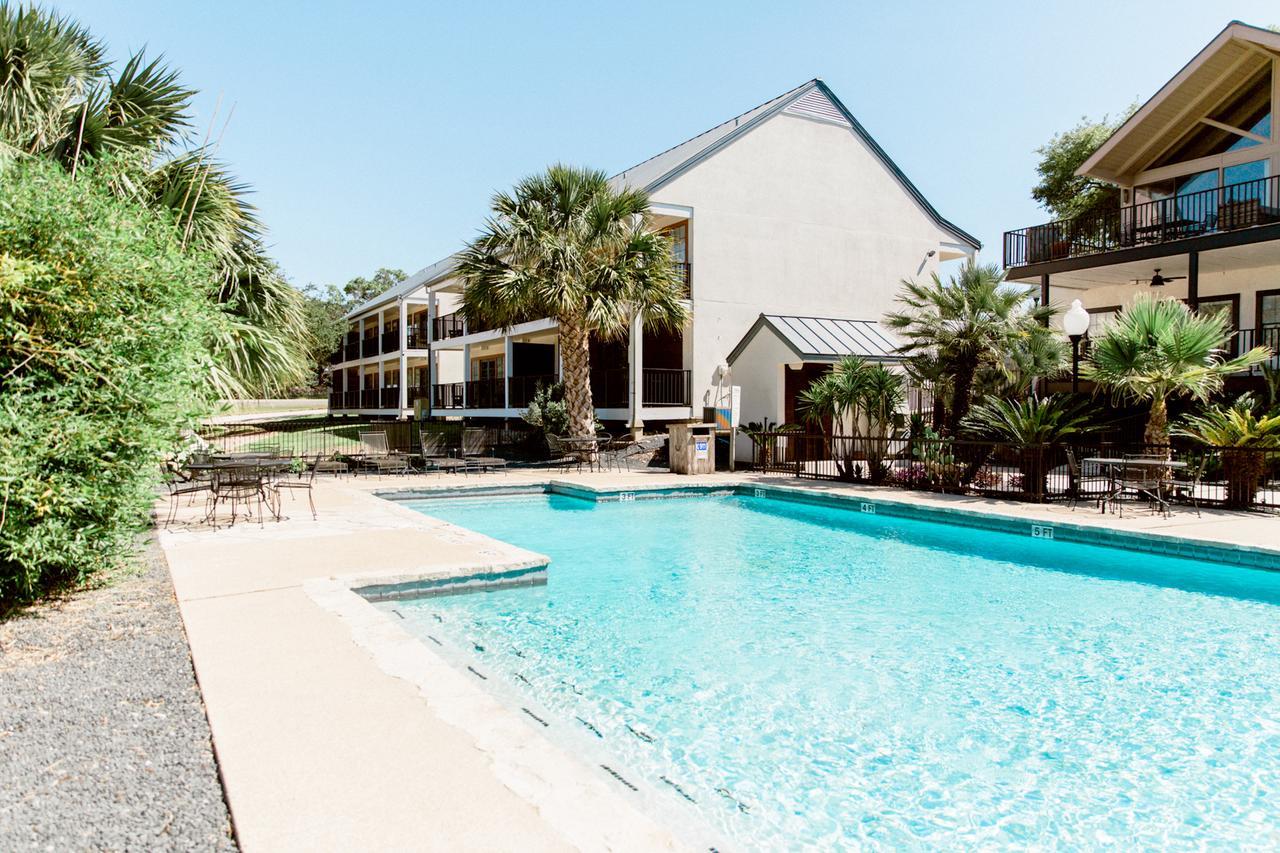 Hillside Boutique Hotel Castroville Exterior photo